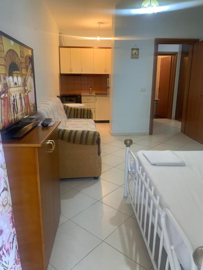 Caramel Sun Studios Apts Саранда Екстер'єр фото
